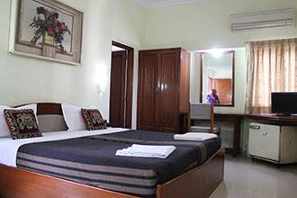 Hotel Chicago, Ahmedabad 4